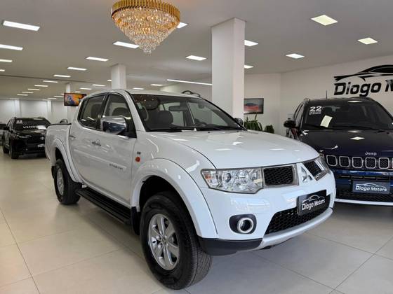 MITSUBISHI L200 TRITON 3.5 HPE 4X4 CD V6 24V FLEX 4P AUTOMÁTICO MITSUBISHI L200 TRITON 3.5 HPE 4X4 CD V6 24V FLEX 4P AUTOMÁTICO